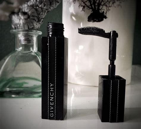 givenchy mascara noir interdit|Givenchy l'interdit.